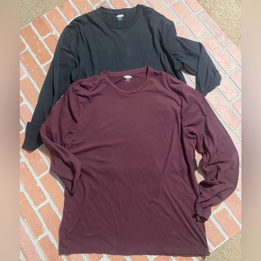 Old Navy, extra-large, black and maroon long sleeve tee